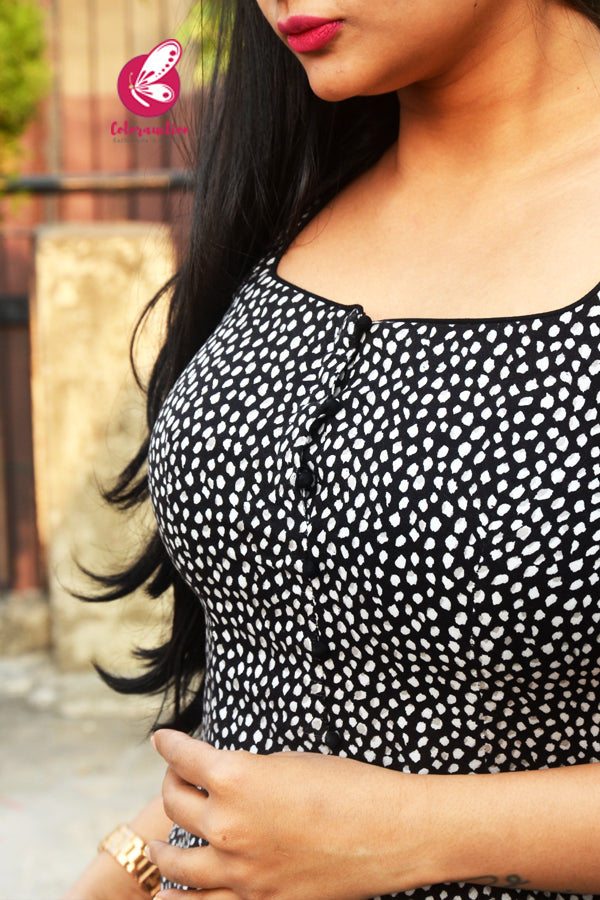 Black &amp; White Printed Rayon Sleeveless Front Slit Kurti