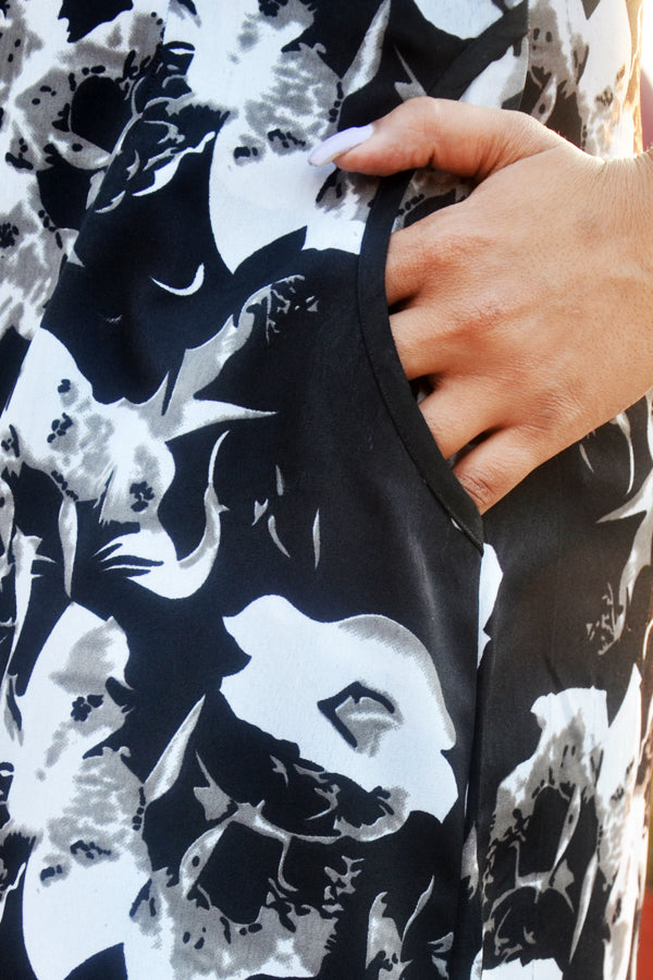 Black and White Printed Crepe Floral Sleeveless Kurti