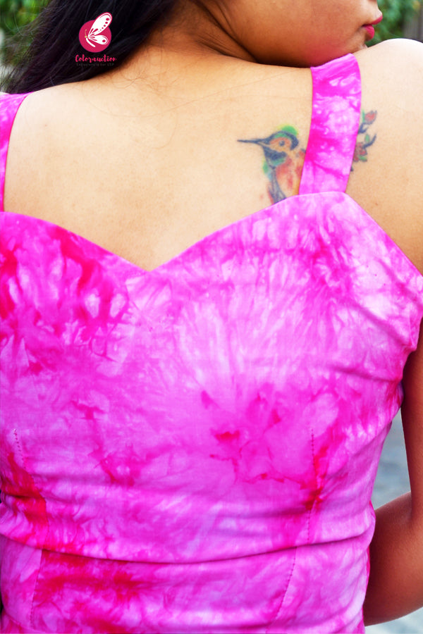Pink Tie &amp; Dye Rayon Sleeveless Frilled Hemline Kurti with White Cotton Silk Pants Kurti Set