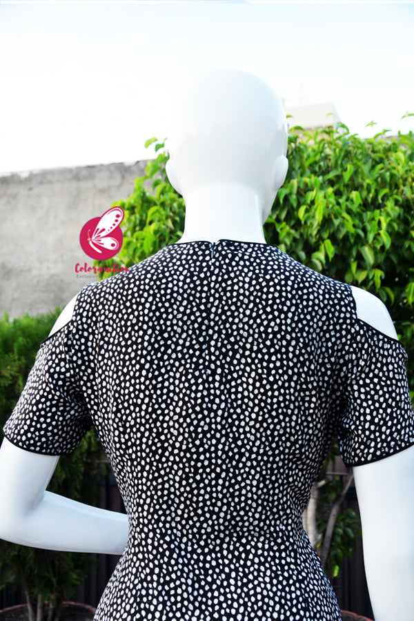 Black &amp; White Rayon Cold Shoulder Half Sleeves Front Keyhole Kurti